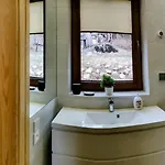 Dom Pod Lesniczowka Zachelmie (Jelenia Gora)