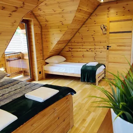 Chalet Dom Pod Lesniczowka Zachelmie (Jelenia Gora)